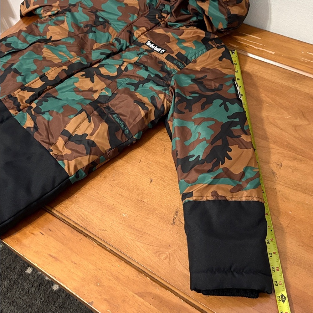 Timberland Kids Green and Brown Camouflage Puffer Jacket Size Large - Picture 8 of 10